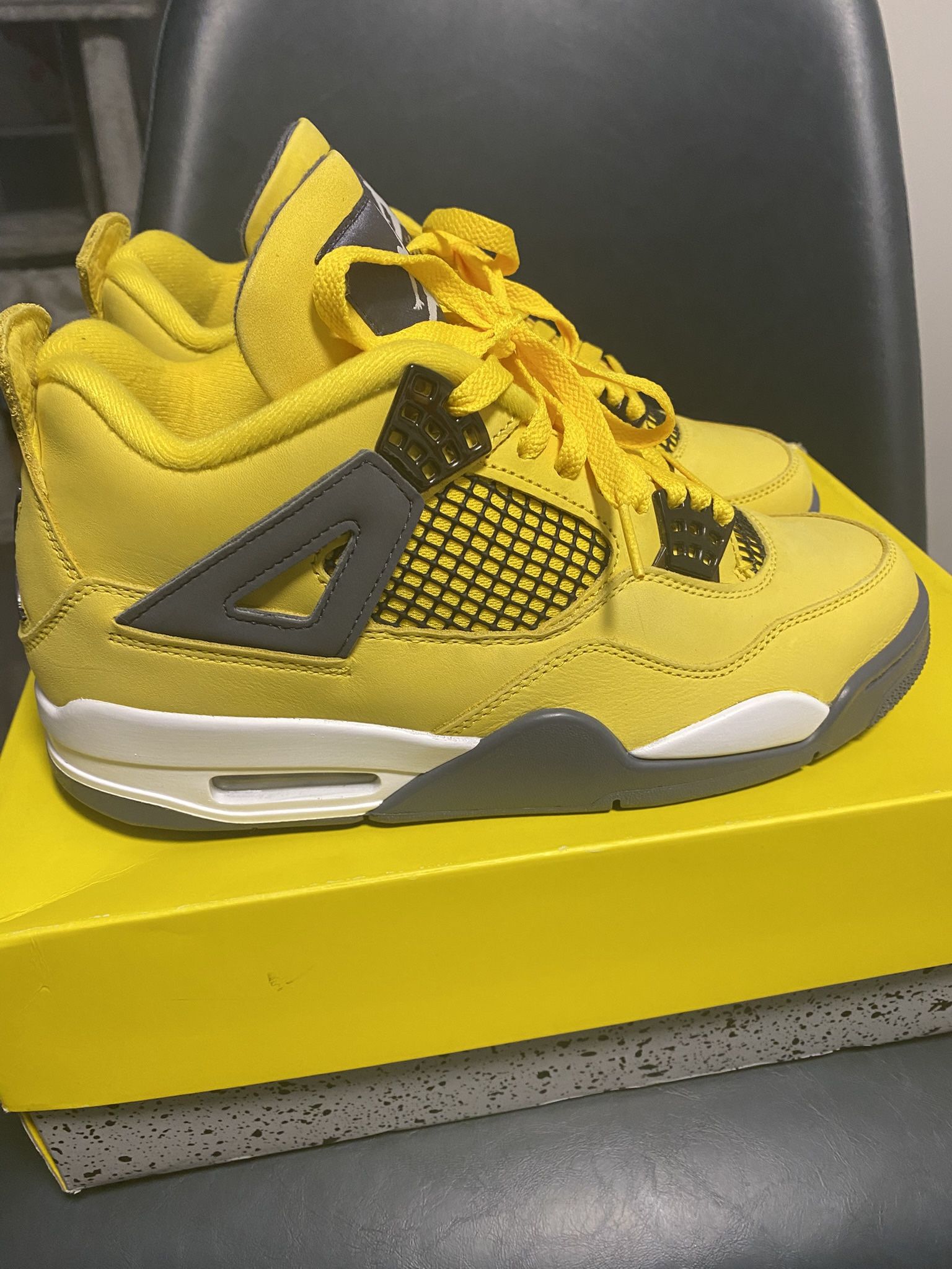 RETRO 4 LIGHTNING MENS 8.5