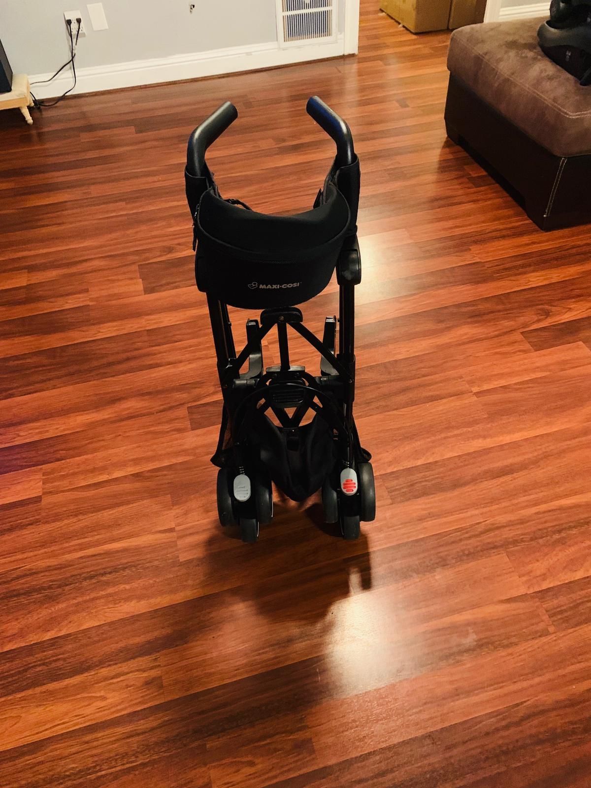 Maxi- Cosi stroller base & car seat