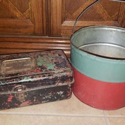 VINTAGE INDUSTRIAL STEEL METAL LIBERTY TOOLBOX STORAGE ORGANIZER TOOL BOX GALVANIZED WILKES-BARRE BARRELS CAN CO BUCKET WATER PAIL GARDEN YARD DECOR