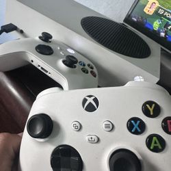 Xbox Series S 512gb (Two Controllers)