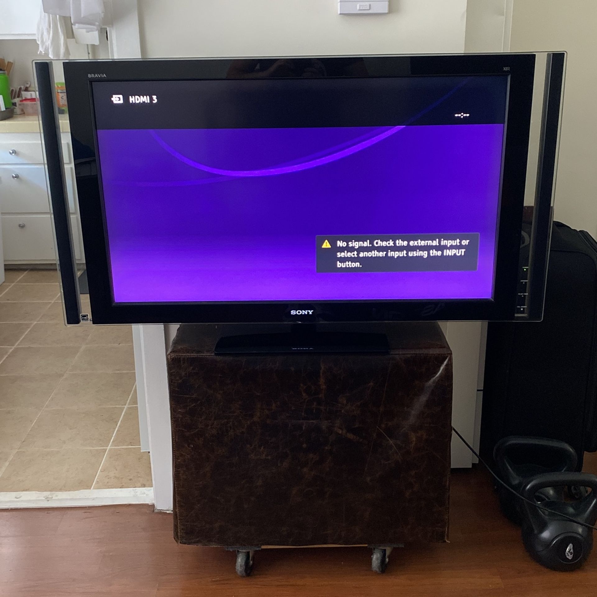 40” FLAT SCREEN TV
