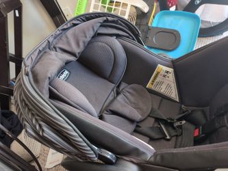 Chicco Infant /Toddler Car seat 