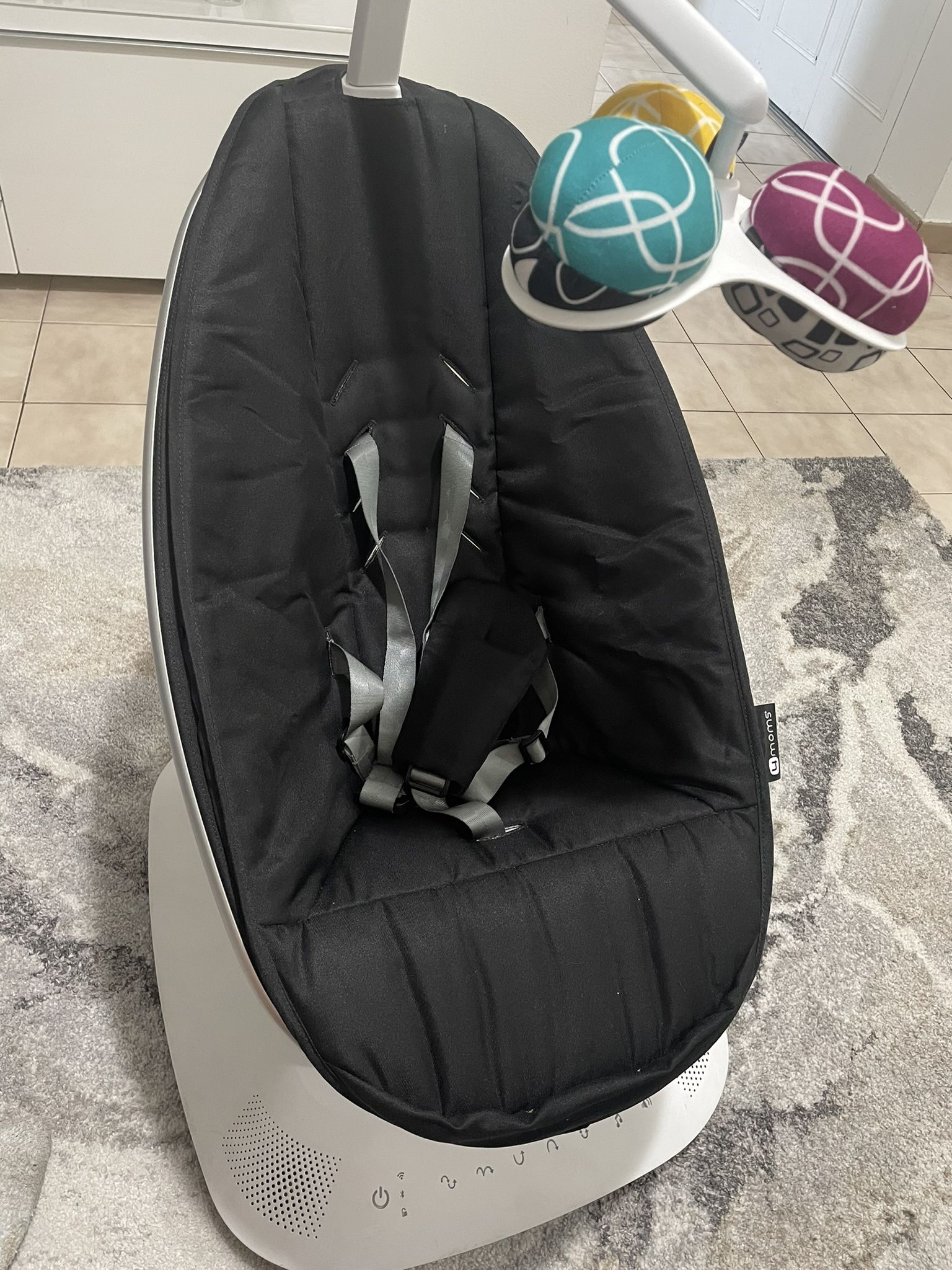 4moms mamaRoo Multi-Motion Baby Swing Smart Connectivity - Black