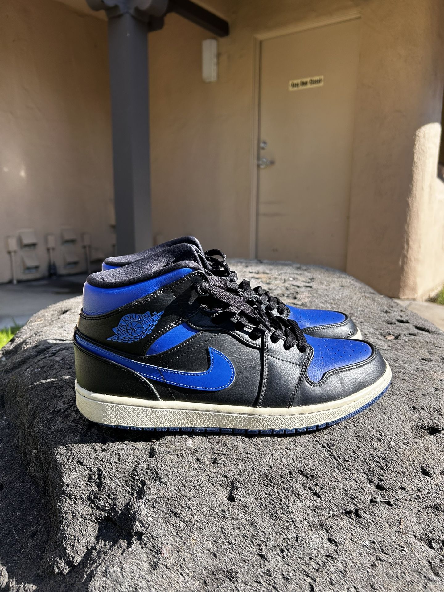 Jordan 1 Mid Royal Blue
