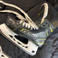 CCM Tacks 9380 Ice Skates, Size 6.5