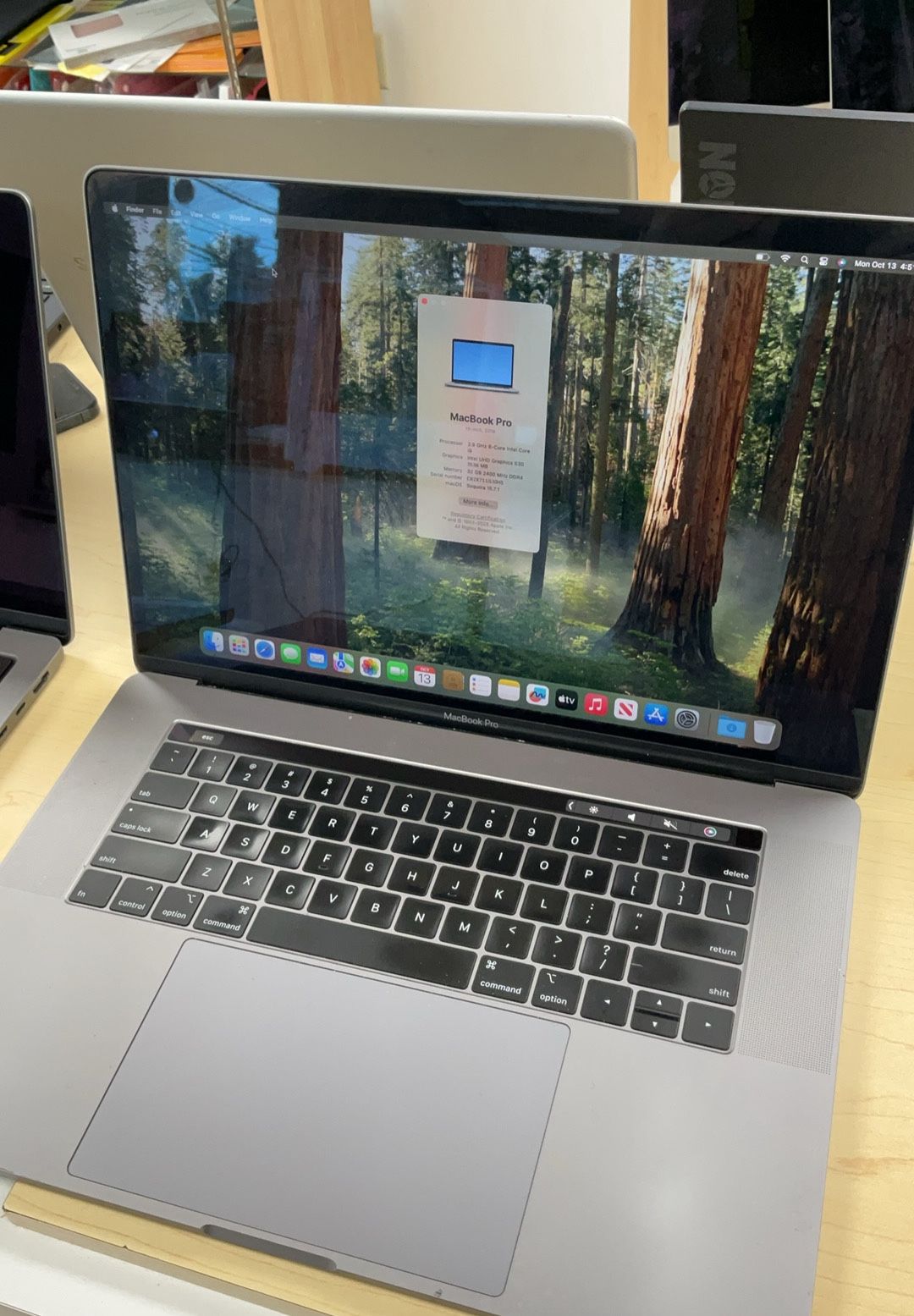 MacBook Pro 15” 2018 6 Core I9 32GB 2TB SSD