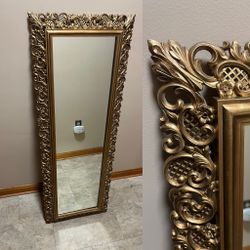 Beautiful Syroco Modern Made Gold Ornate Framed Mirror