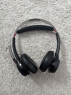 MOVE OUT SALE – Plantronics Wireless Office Headset + Charging Dock – Excellent Condition