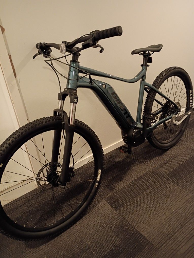 Brand New Giant EBike 