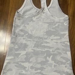 lululemon tank top like new size medium