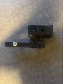 MaxxHaul 1-1/4" to 2" Hitch Adapter (with Rise/Drop)