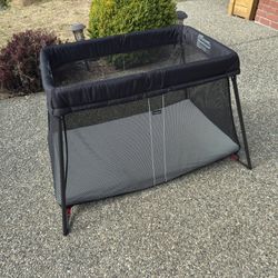 Baby Bjorn Travel Crib Light 