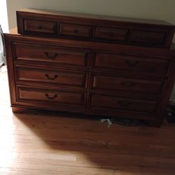 Dresser With Mirror