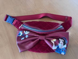 Disney Loungefly Snow White Fannypack