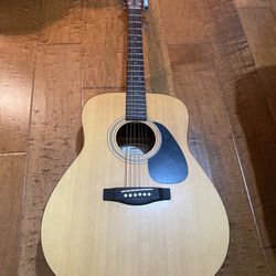 Yamaha F35 Acoustic guitar 