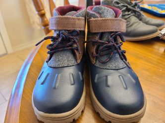 Carter's winter boots for toddler