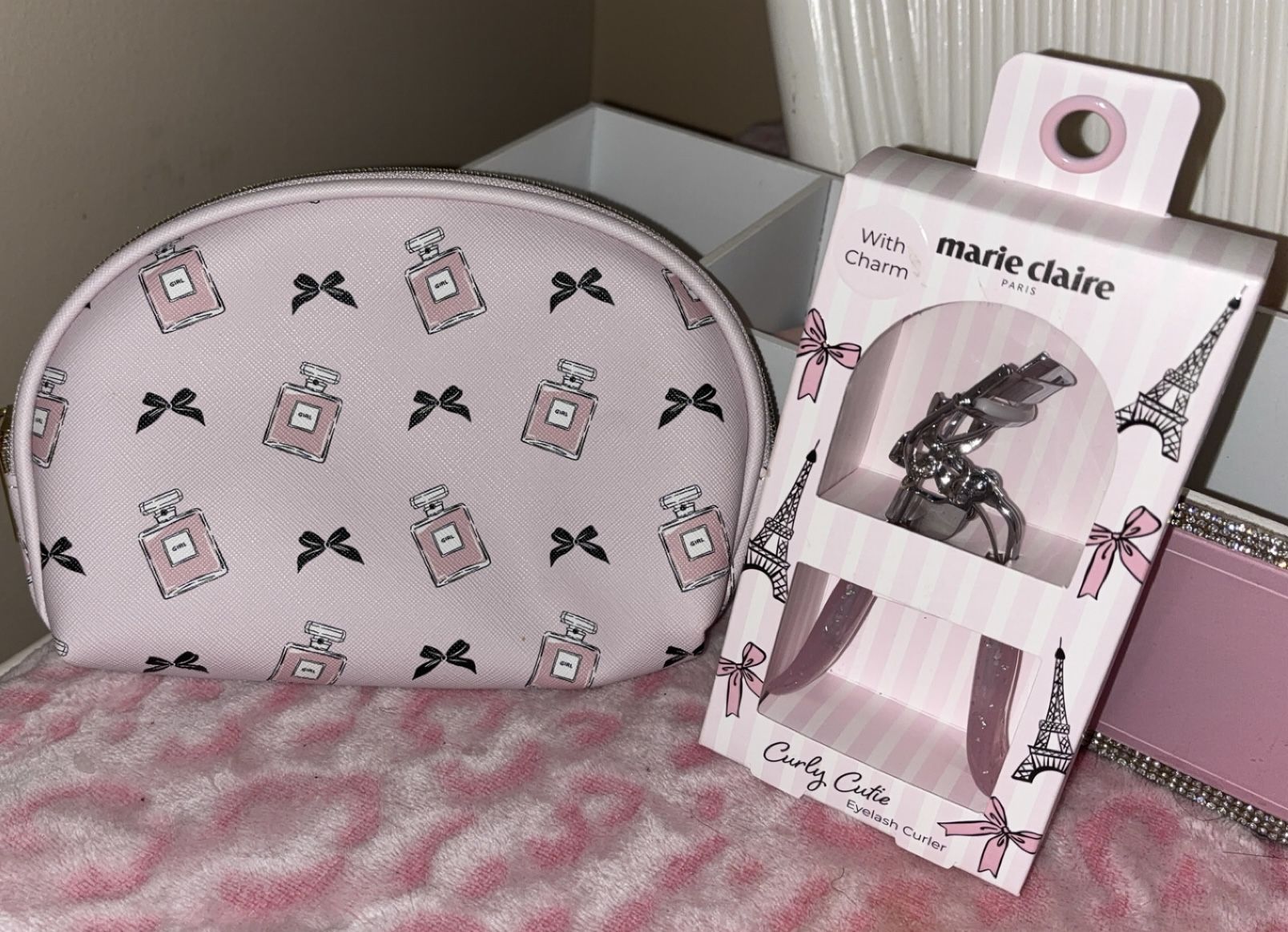 makeup bag & eyelash curler