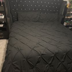 Black King Size Bed and Dresser With Mirror 