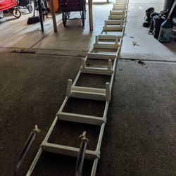 Fire safety ladder