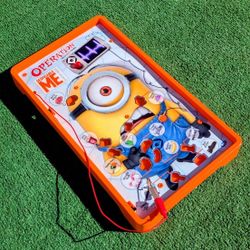 Hasbro Despicable Me Operation Silly Skill Plastic Board Game Set NO-BUZZER GUC