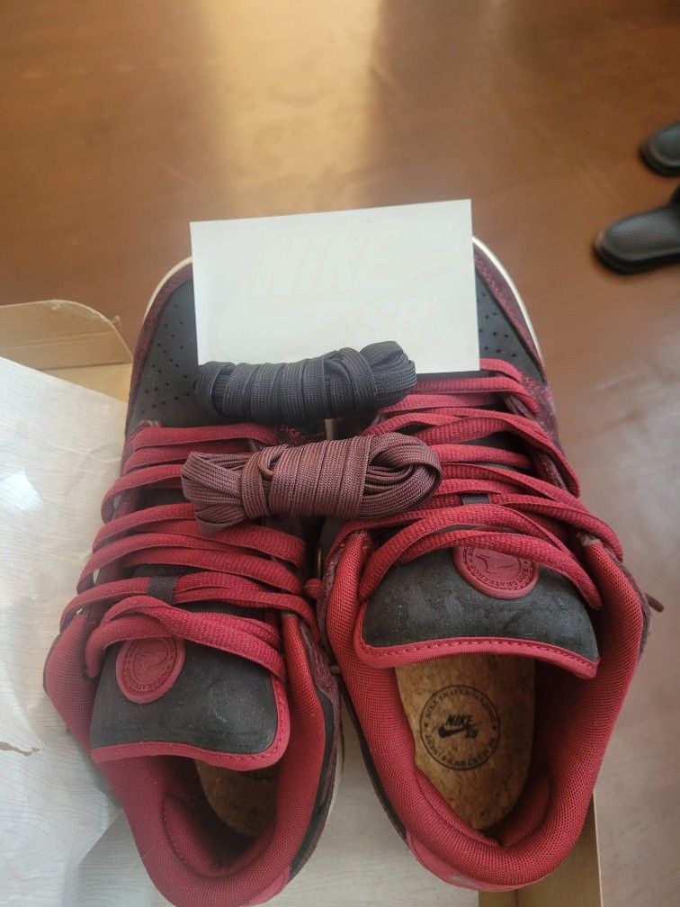 Jordan Sb Riots Size 8.5 M