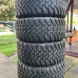 38/15.50. R 20 LT.  TOYO M/T Open Country 