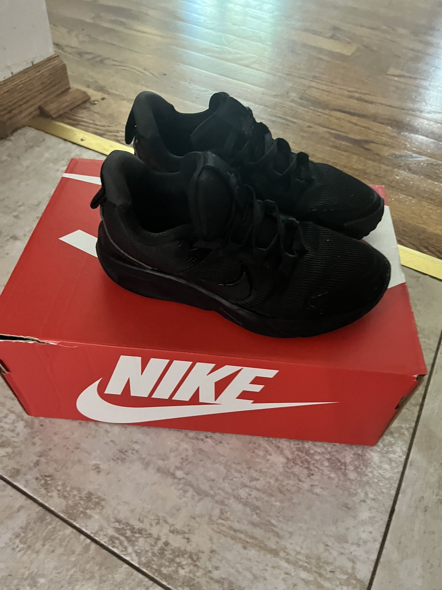 Boys Nike Shoes Size 13c