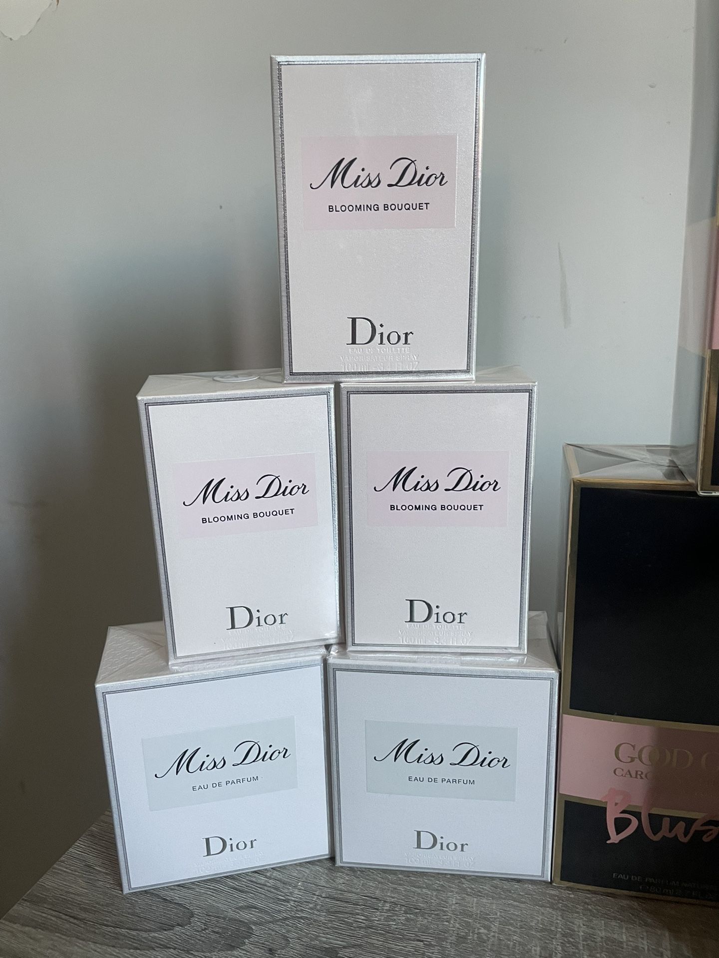 Women’s Perfume - Read Description