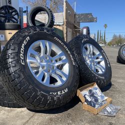 Chevy And GMC Wrangler LT 275/70/18” cooper 