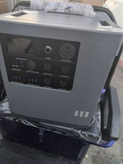 Mango Power E 3.5kWh Portable Power Station - 3000W Solar Generator