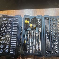 225 pcs. DEWALT COMPLETE  SOCKET SET  1/4,3/8 and 1/2 IN,BRAND NEW , LIFETIME WARRANTY , NEW