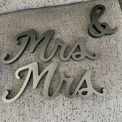 Mrs & Mrs