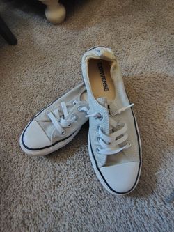 Size 7 women's Converse