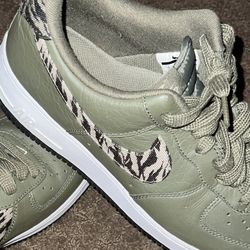 Air Force One Size 10