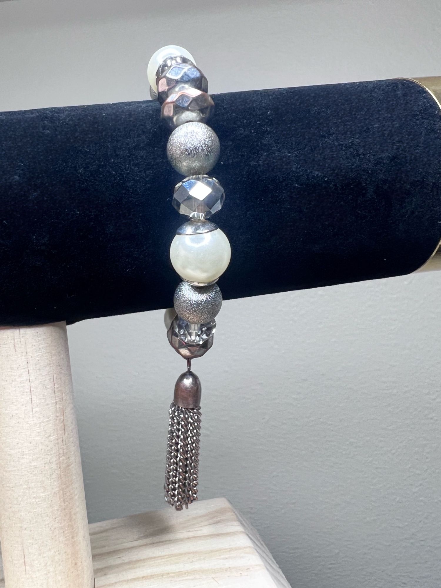 Faux pearl and beaded fringe tassel stretch bracelet