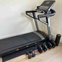 NordicTrack Elite 700 Treadmill - LIKE NEW! (Treadmill Mat included)