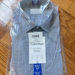 NWT Calvin Klein Men’s Performance Dress Shirt Dark Blue Size L 16-16 1/2 36/37