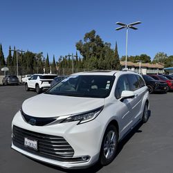 2023 Toyota Sienna Limited
