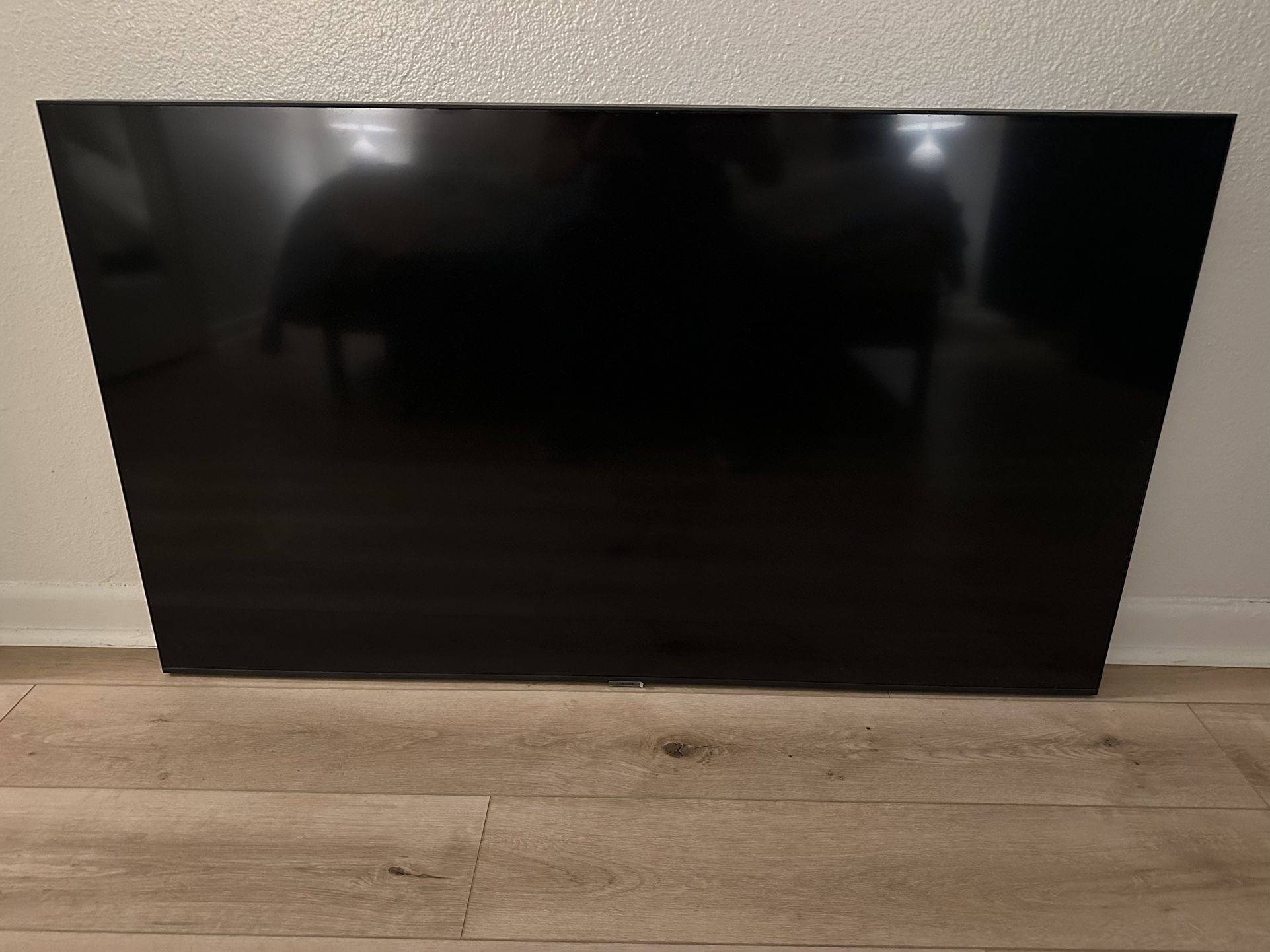 55” Samsung TU700D Crystal UDH HDR Smart TV with mount