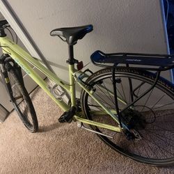 2017 Specialized Ariel Medium Bike
