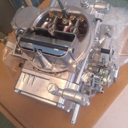 600 Cfm Holley Copie,near New Cannot Get It To Work Properly. Parts Only You Fix. See Pics 35th Ave And McDowell Phx 