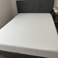 Zinus Mattress (8 inch, queen size )