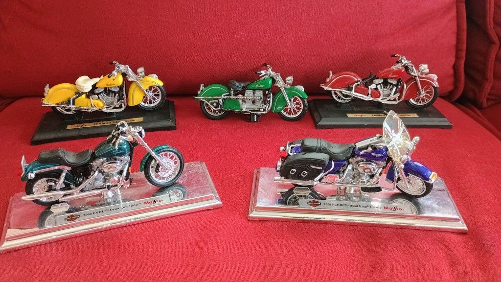 5 Indian Harley Davidson 1/18 Motorcycle Diecast Collection 2 1937 Indian 1948 Indian  2000 & 2001 Harley Davidson see our other great vintage Sports 