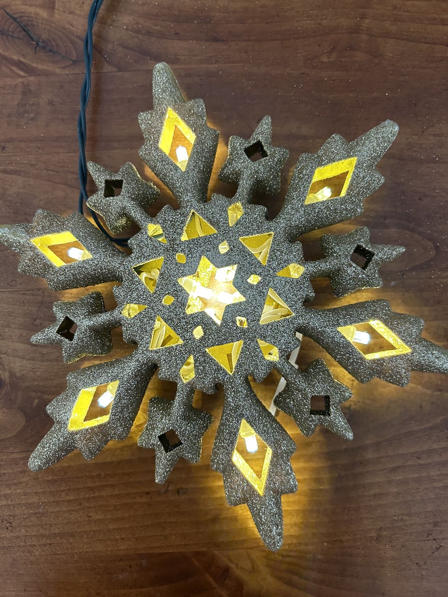 Christmas Decor Snowflake (10”) LED Indoor/Outdoor Light Like New