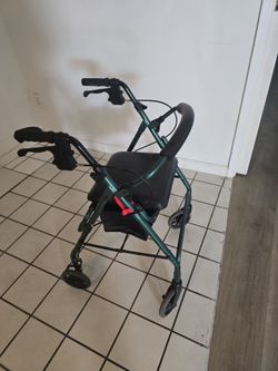 4-Wheel Rollator Walker with Seat