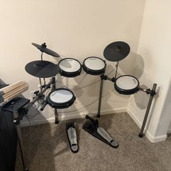 Simmons Titan 20 Drum set 