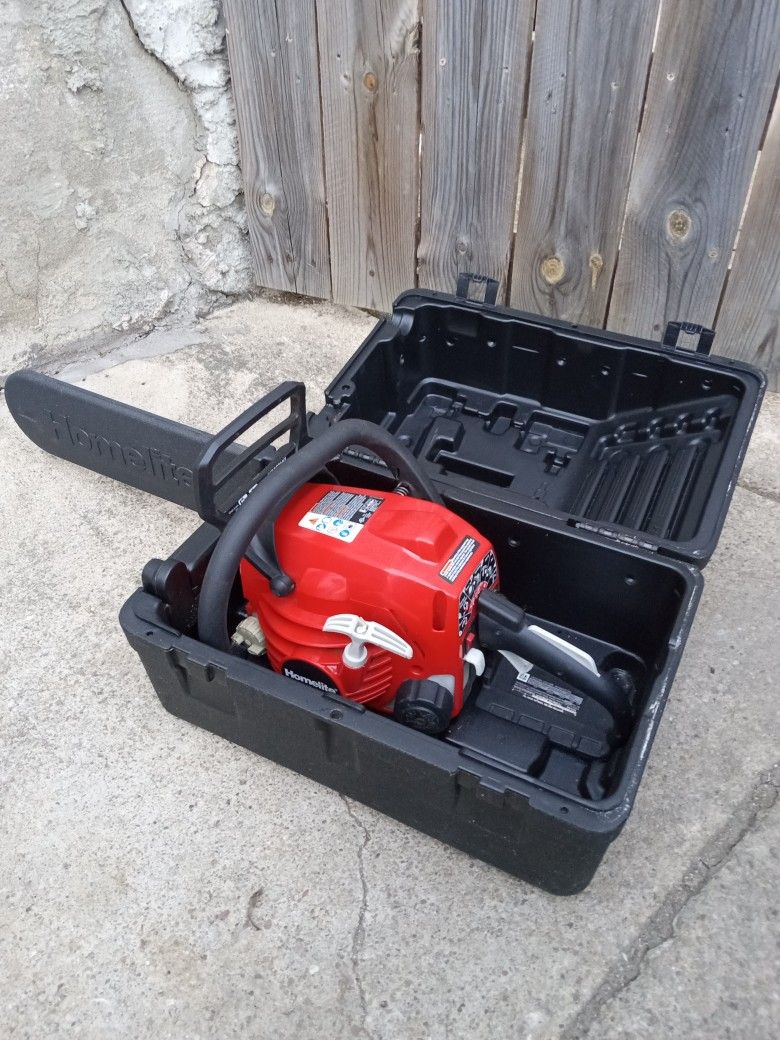 Homelite 16" Inch Gas Chainsaw With Automatic Oiler And Carrying Case