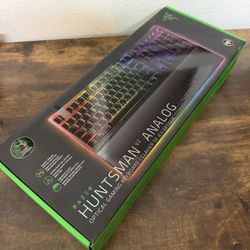 Razer Huntsman v2 Analog gaming keyboard *NEW IN BOX*