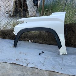 2022/26 Toyota Tundra Left Side Front Fender 