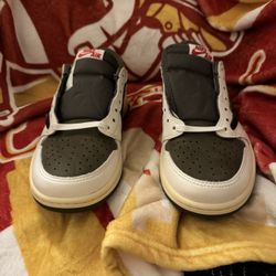 Travis Scott Medium Olive 